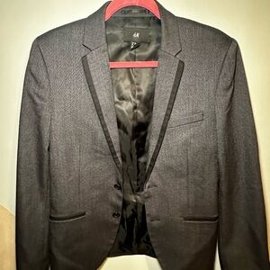 Men’s Grey and black blazer with black trim
